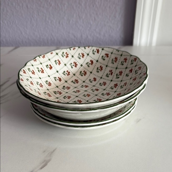 Johnson Brothers Red and Green Dinnerware Set - Picture 5 of 5